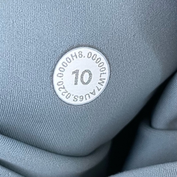 Lululemon Fast and Free High-Rise Short 6" • 7 Pocket • Blue Cast Size 10 - Picture 4 of 11